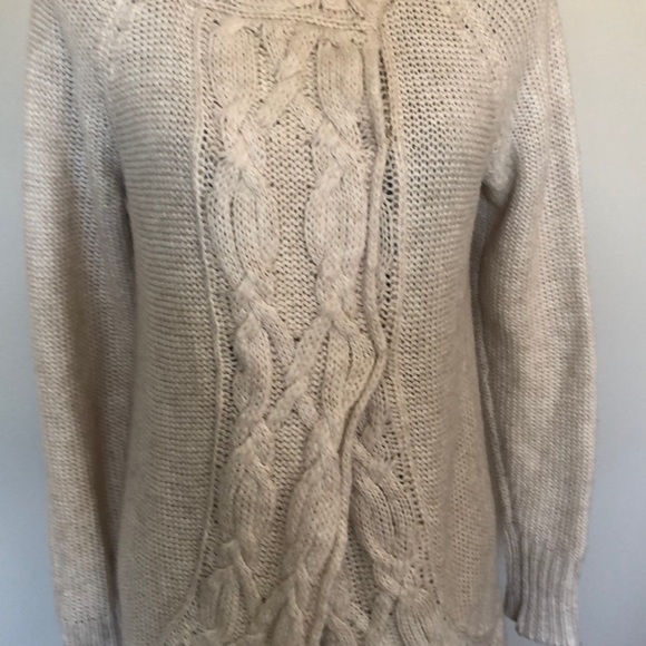 NWOT- Beautiful RW&Co long-sleeved sweater - Picture 3 of 7